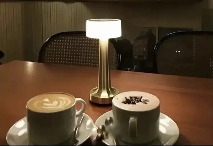 LED lampa, Qızılı rəng — şəkil 3