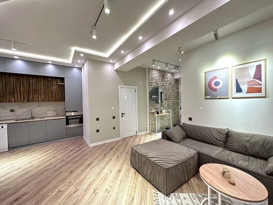 2 otaqlı mənzil 70 m² satılır