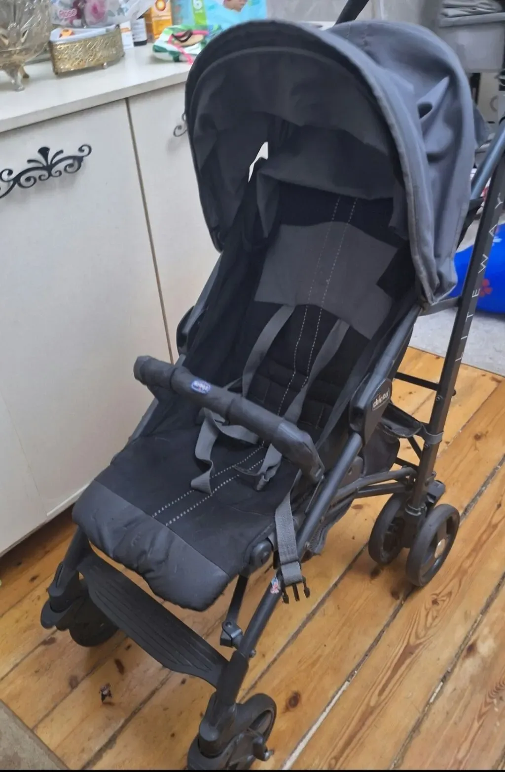 Uniseks arabası, Qara rəng