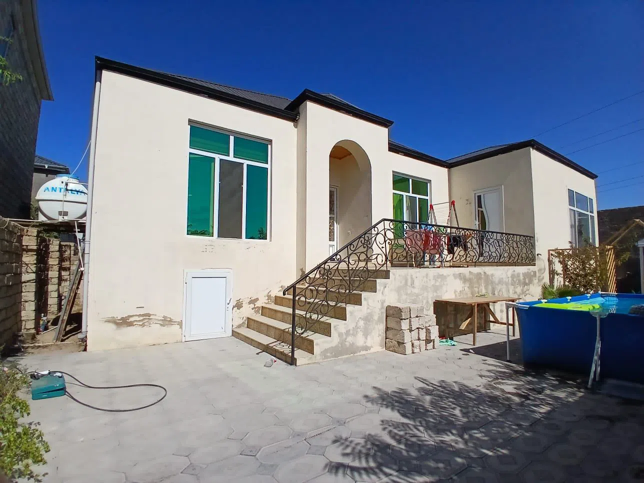 4 otaqlı həyət evi 150 m² satılır — şəkil 1