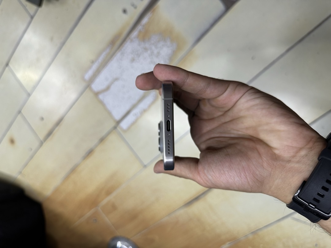 Apple, iPhone 15 Pro, 12 GB — şəkil 4