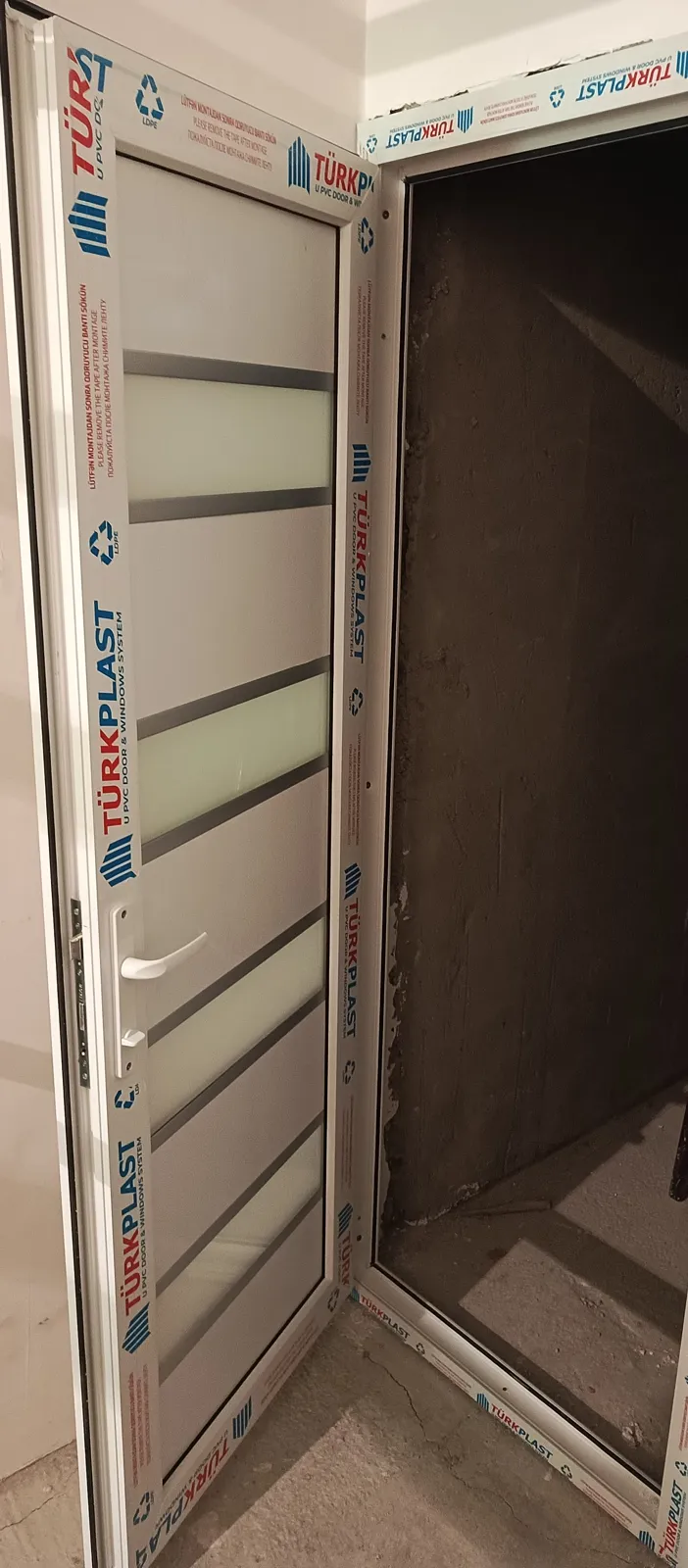 Plastik hamam qapıları