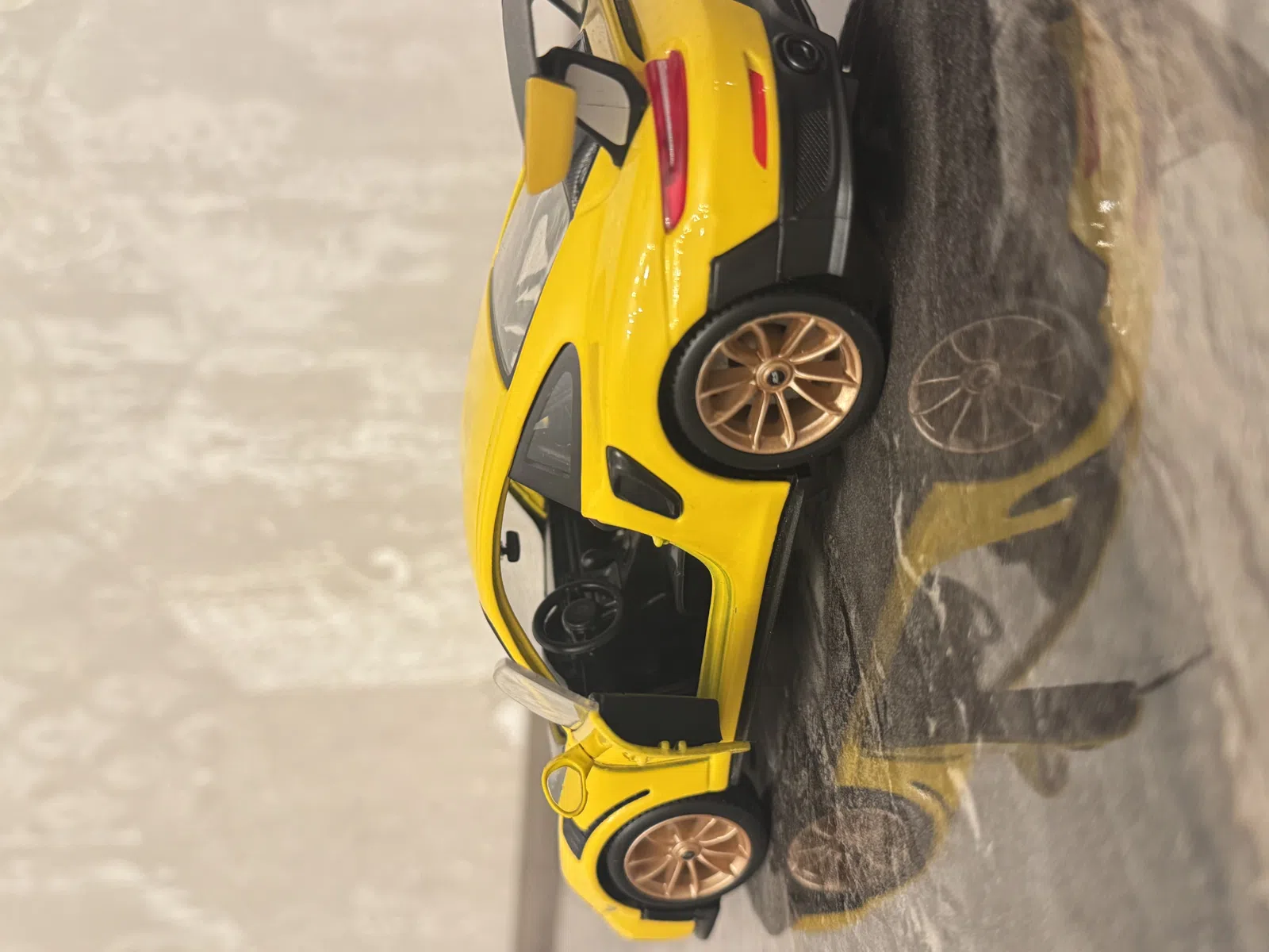 Maisto 1:24 Porshce 911 GT 2RS — şəkil 6