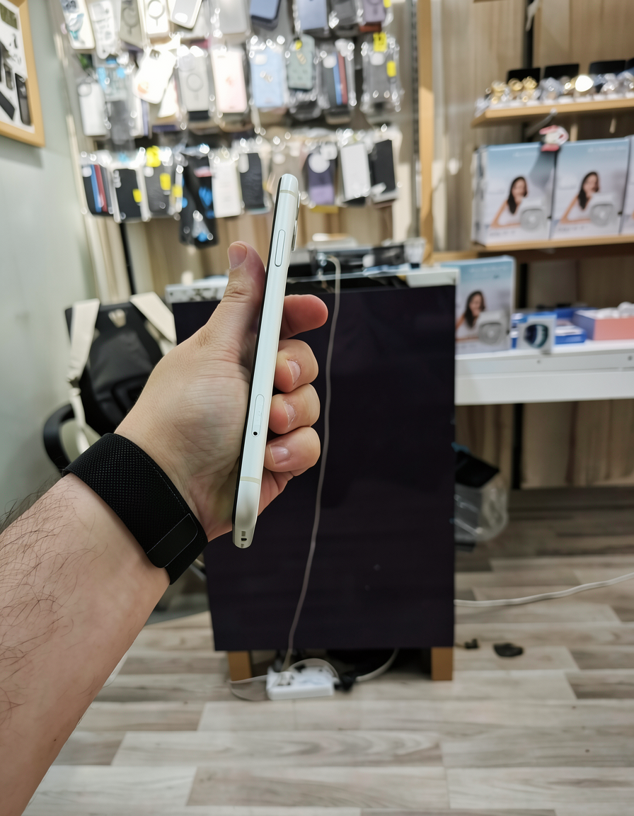 Apple, iPhone 11, 4 GB — şəkil 3