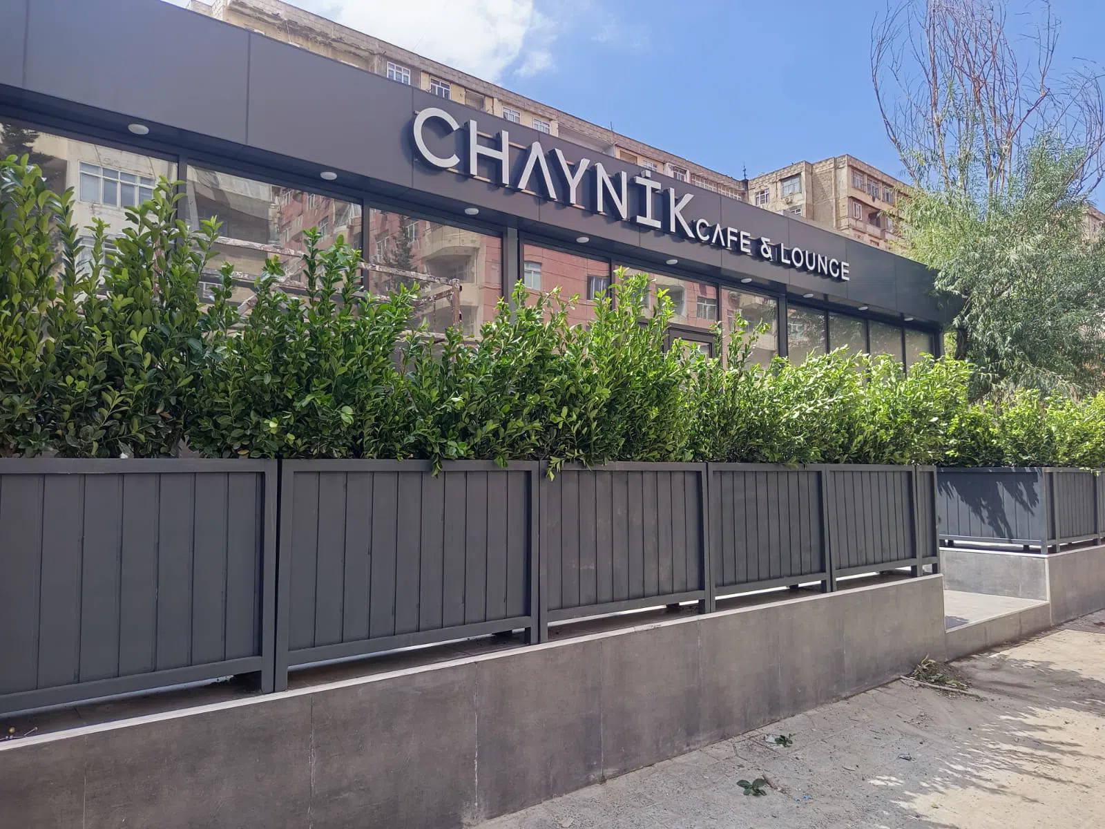 Taxtadan və dəmirdən göz oxṣayan möcüzələr yaradırıq.