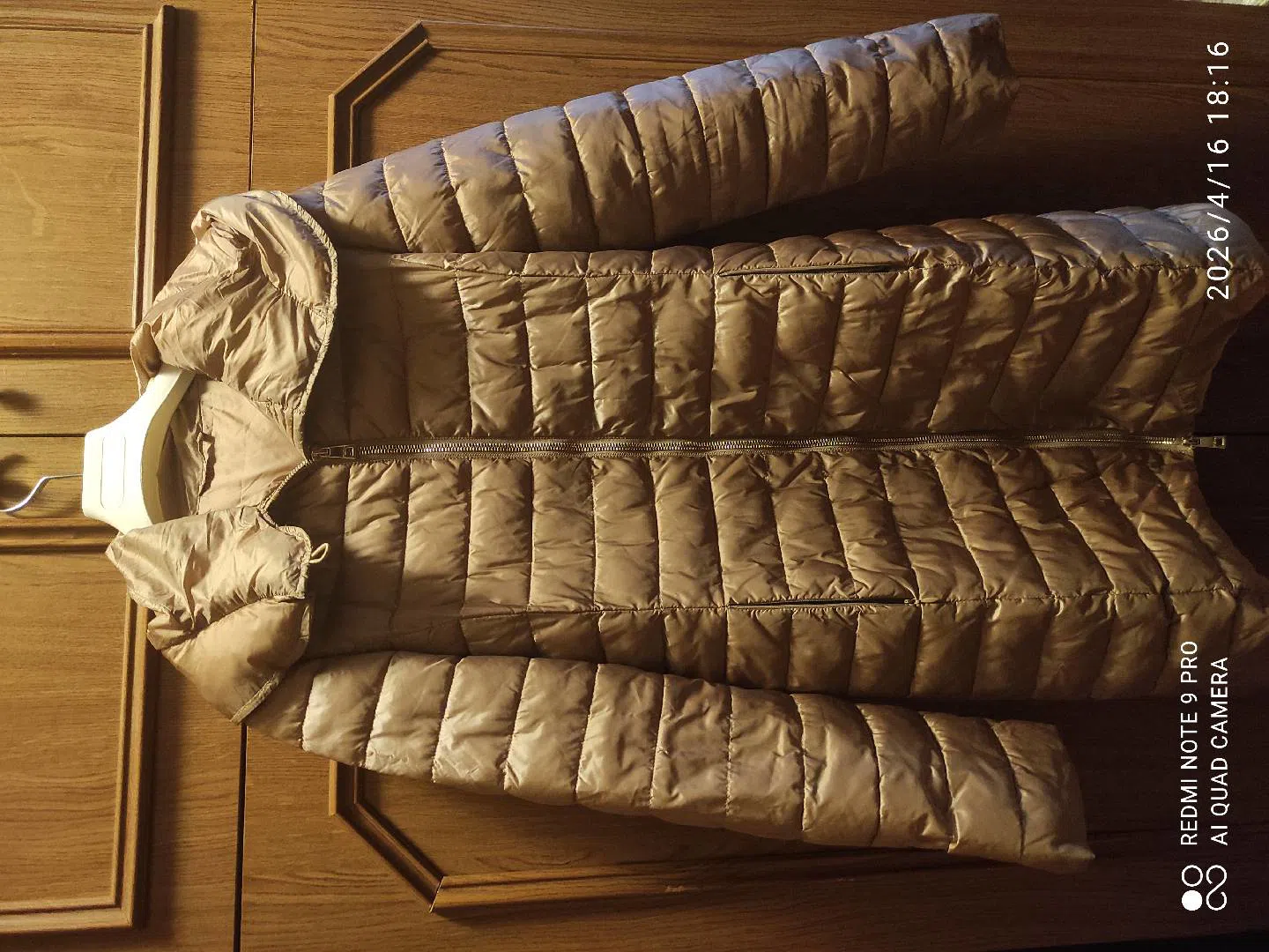 Qadın üst geyimi, Qəhvəyi rəng gödəkçə