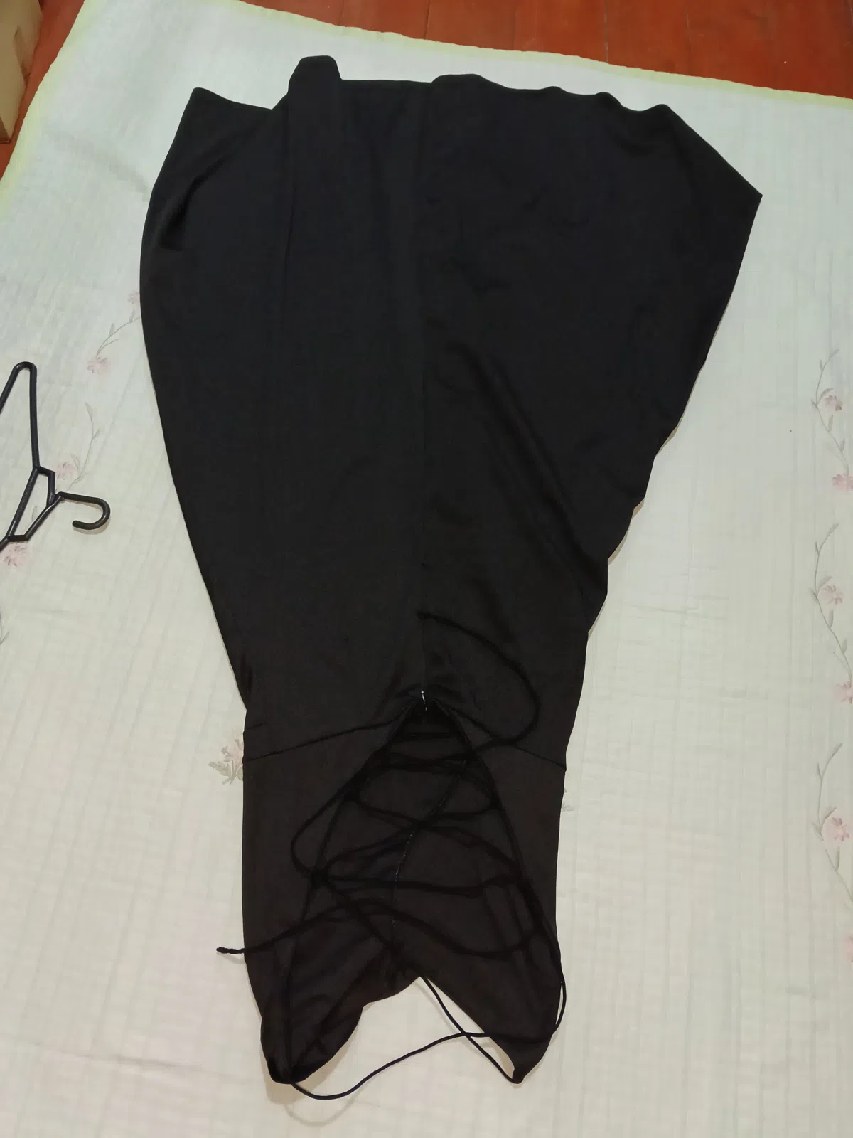 kureyi iple baglanan don. qara.