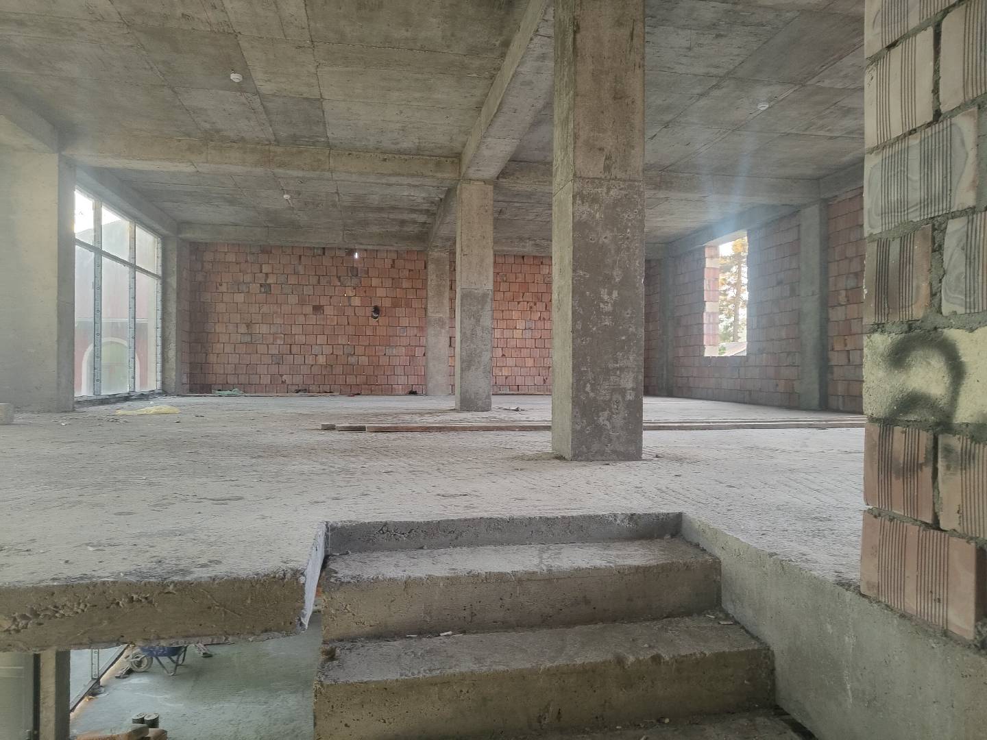 372 m² Təmirsiz obyekt satılır — şəkil 3