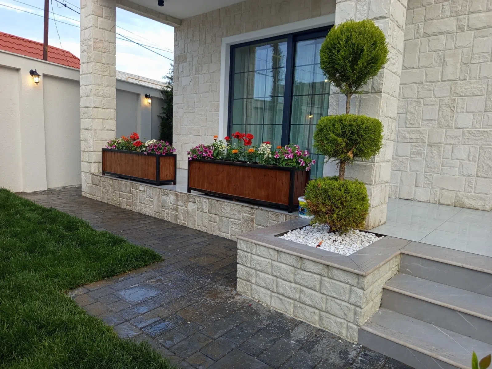 Taxtadan göz oxṣayan möcüzələr yaradırıq.