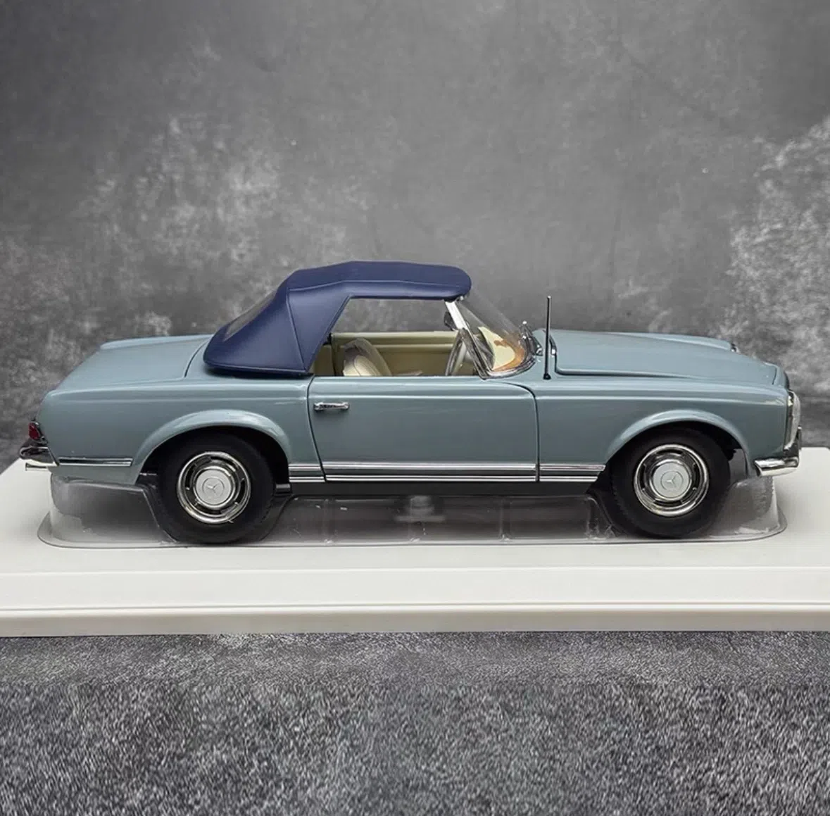 Norev 1:18 Mercedes 230 SL — şəkil 3