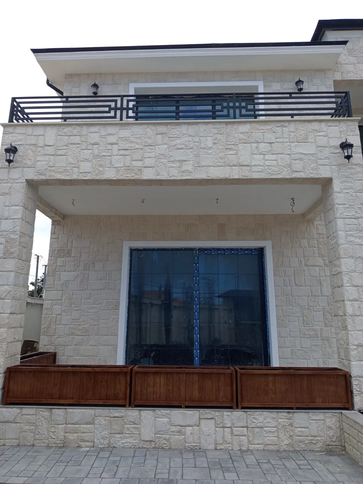 Taxtadan göz oxṣayan möcüzələr yaradırıq.