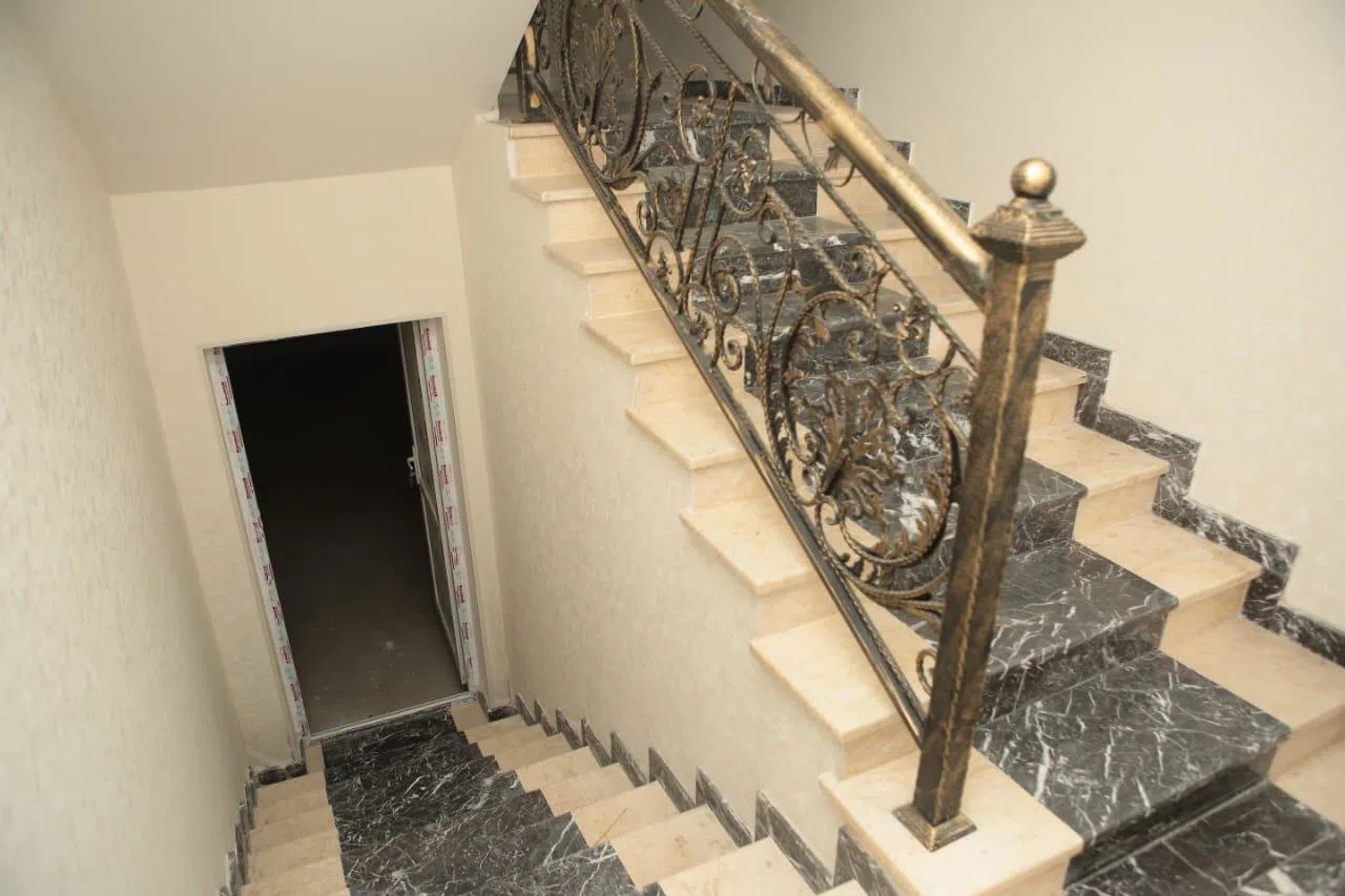6 otaqlı villa 375 m² - 4.5 sot torpaq sahəsində satılır — şəkil 24