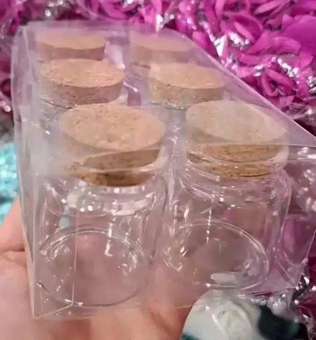 Mantar qapaqlı mini şüşə butulkalar