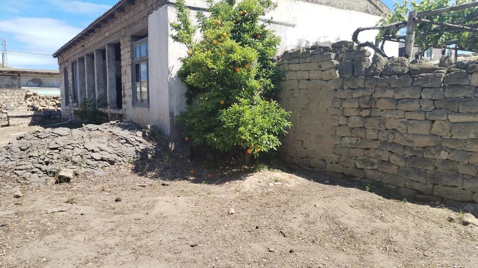 10 sot torpaq sahəsi satılır — şəkil 2