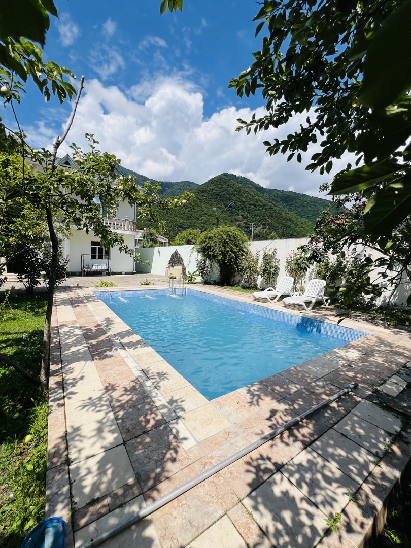 10 otaqlı bağ evi 350 m² 13 sot torpaq sahəsində günlük kirayə verilir — şəkil 27