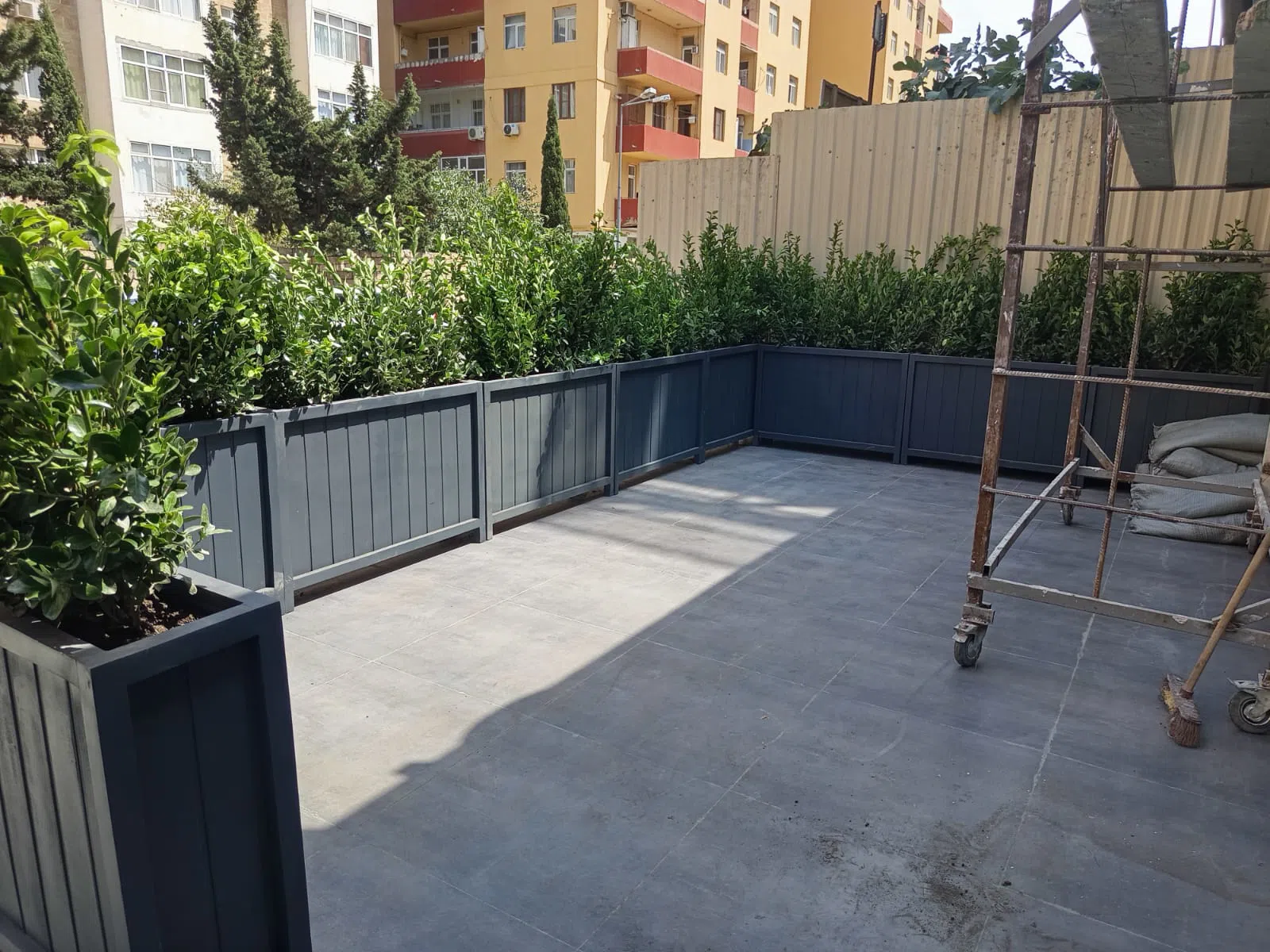 Taxtadan və dəmirdən göz oxṣayan möcüzələr yaradırıq.