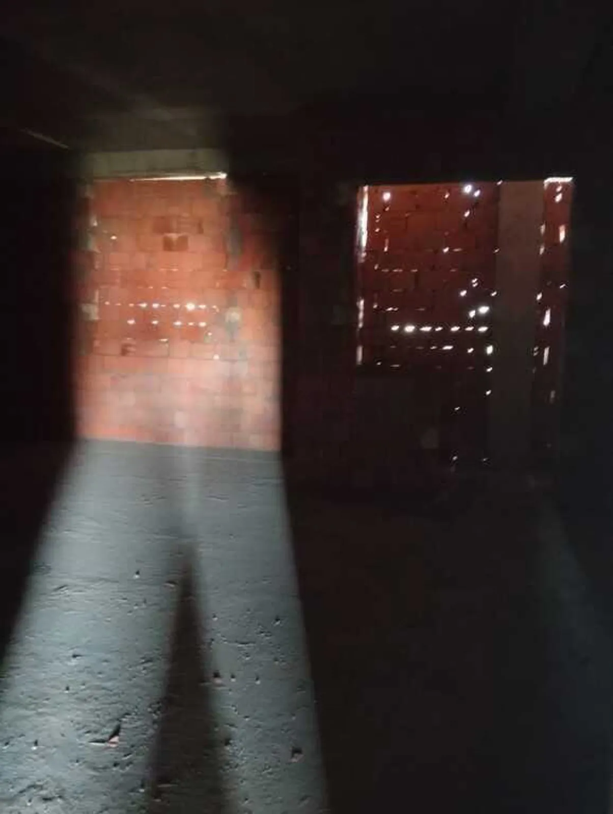 Təmirsiz ticarət obyekti, 1600 m² satılır