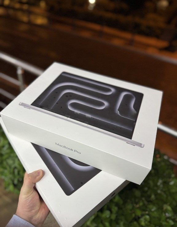 Apple markalı notbuk, Qarışıq rəng — şəkil 1