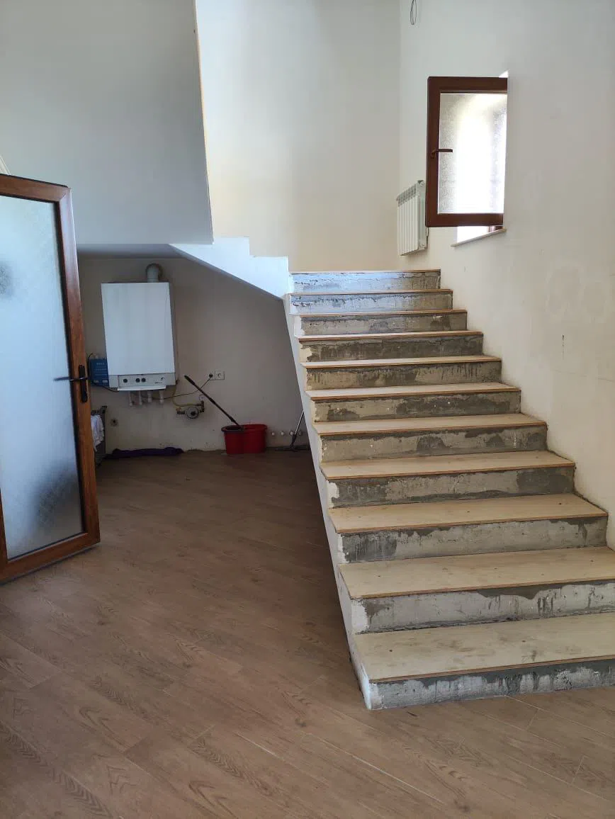 5 otaqlı həyət evi 504 m² - 24 sot torpaq sahəsində satılır