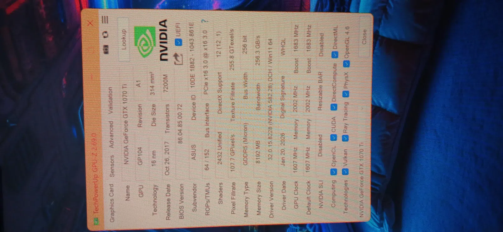 ASUS ROG STRİX GTX 1070 Tİ