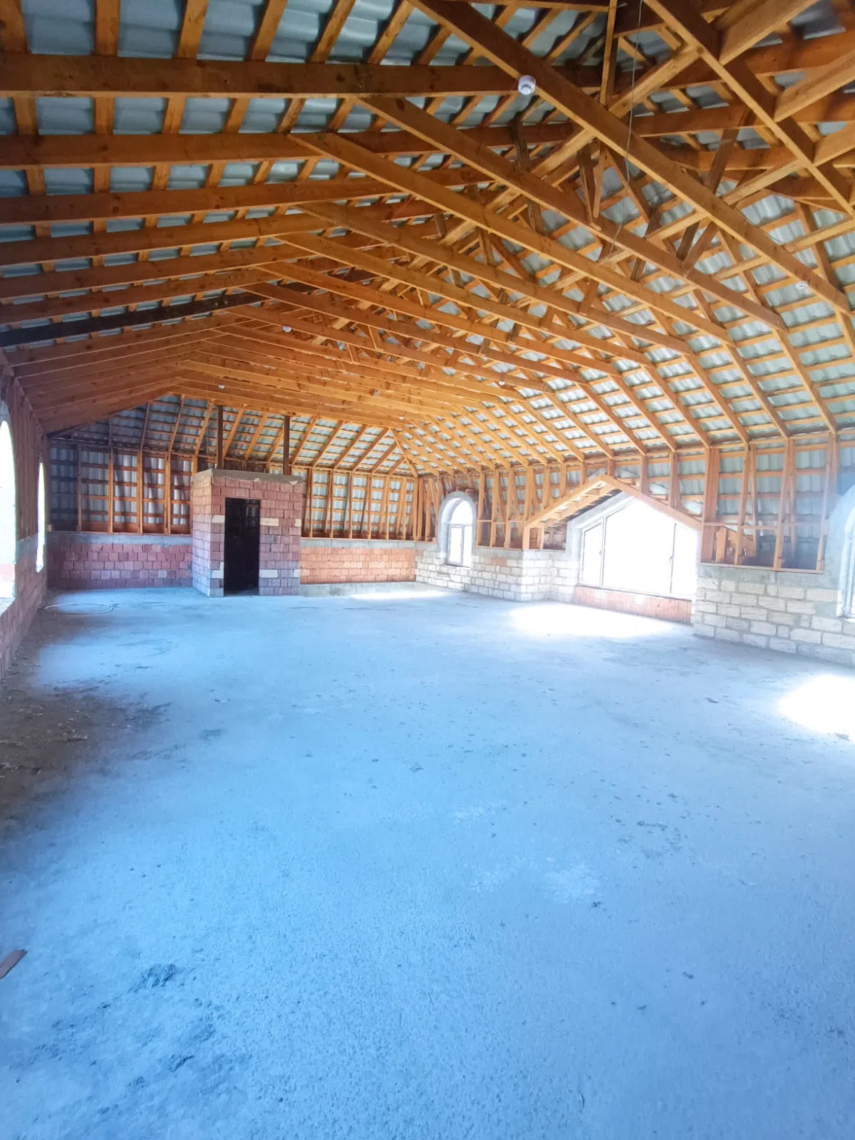 Təmirsiz ticarət obyekti, 372 m² satılır