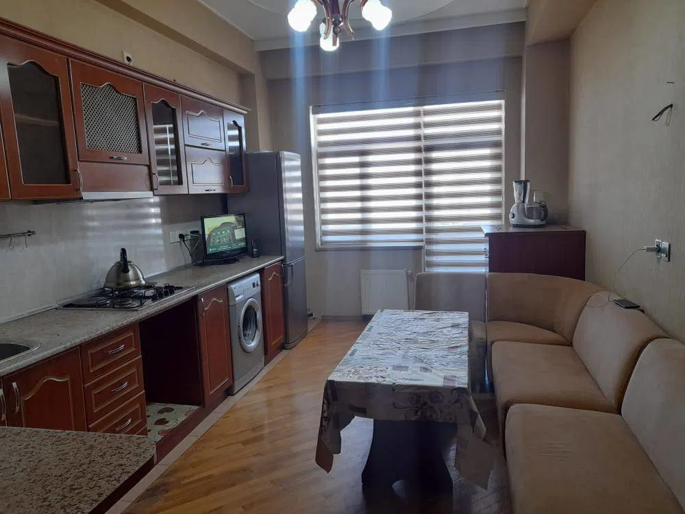 3 otaqlı mənzil 140 m² kirayə verilir — şəkil 1