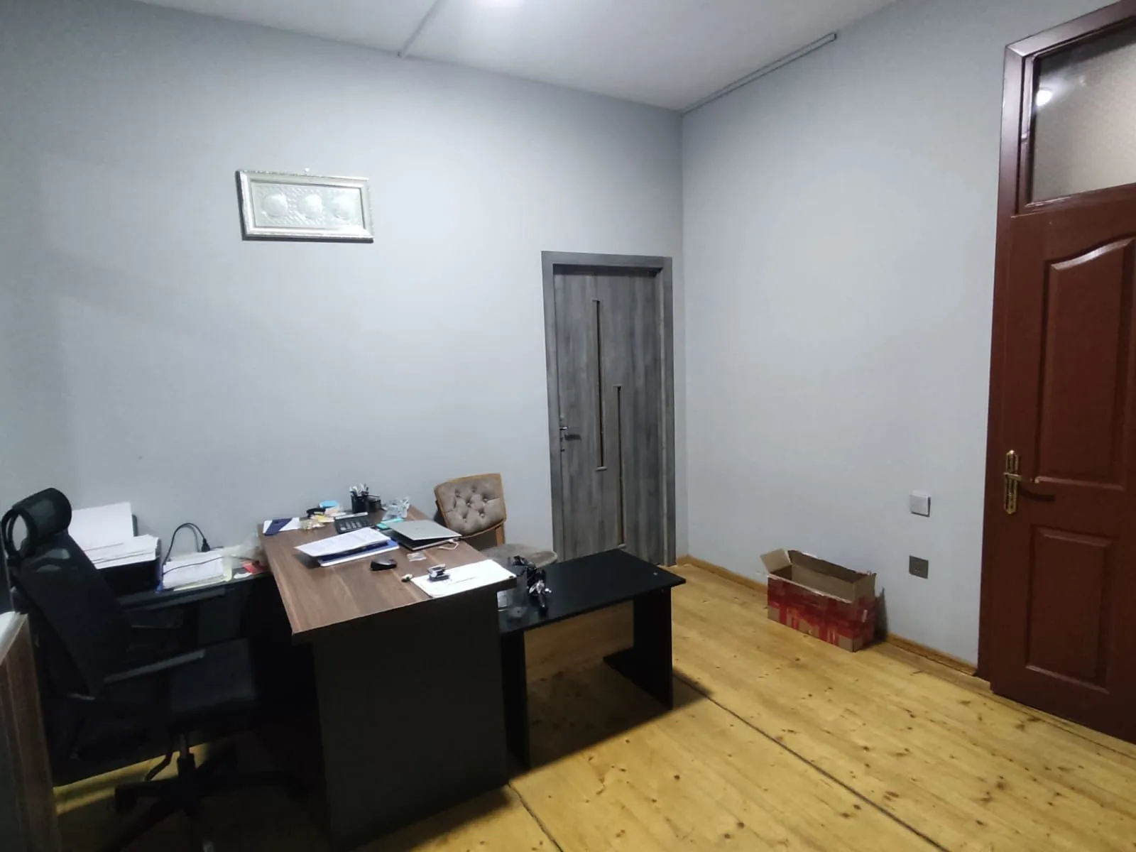 9 otaqlı ofis, 240 m² kirayə verilir — şəkil 1