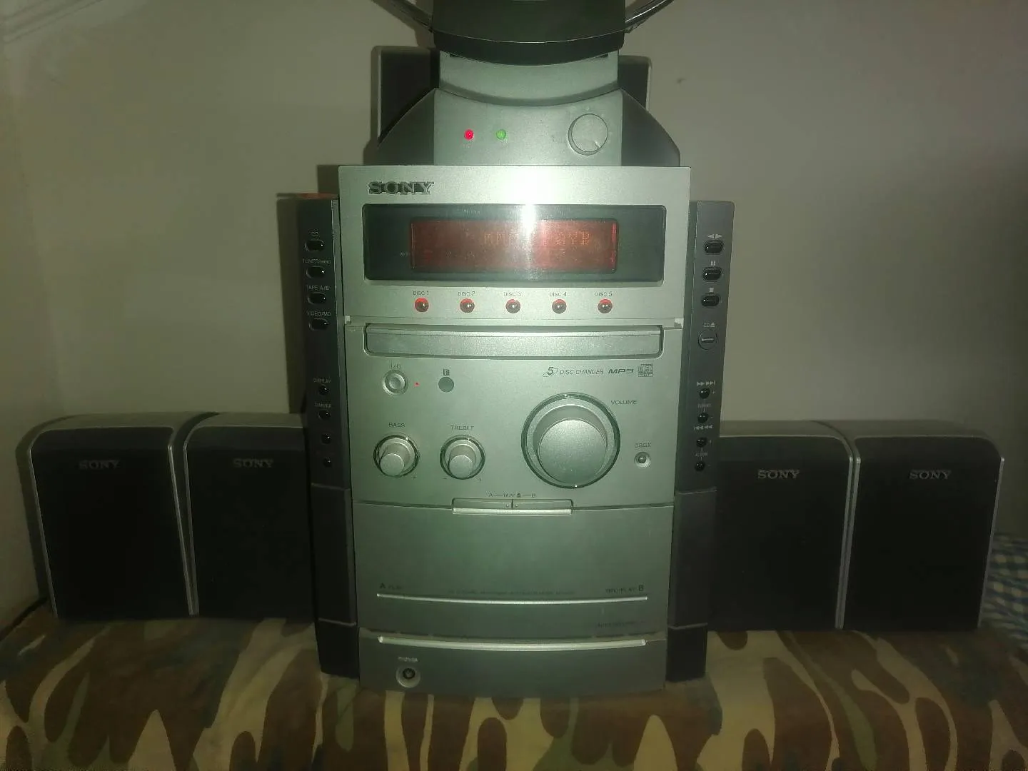 SONY muzikalniy sentr