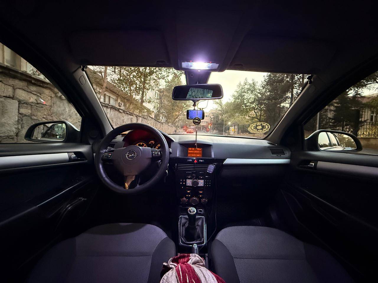 Opel Astra, 2010 il, 381000 km — şəkil 4