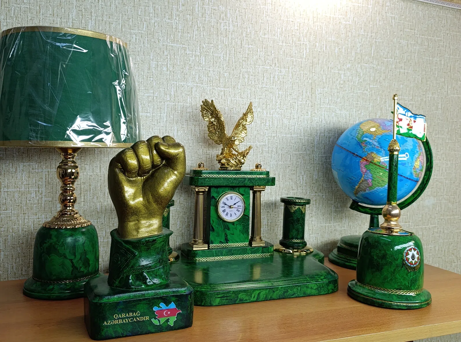 Masa üstü dəst (Malaxit imitasiyası)