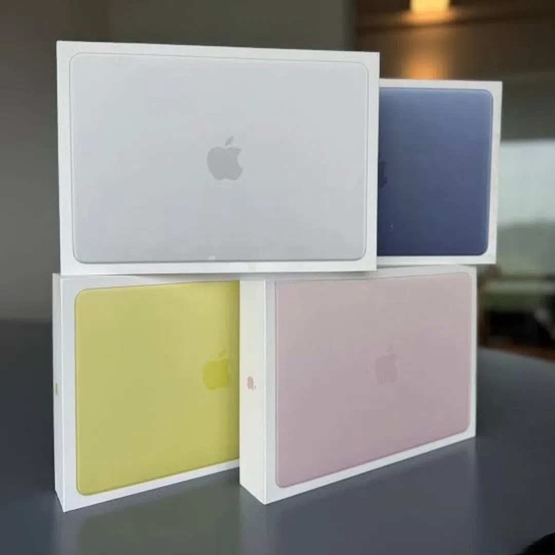 Apple markalı notbuk, Gümüşü rəng