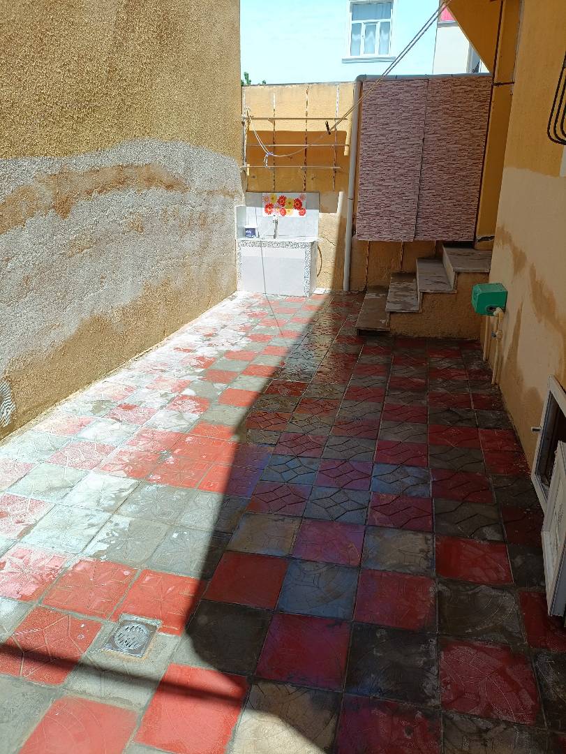 4 otaqlı həyət evi 120 m² kirayə verilir — şəkil 1