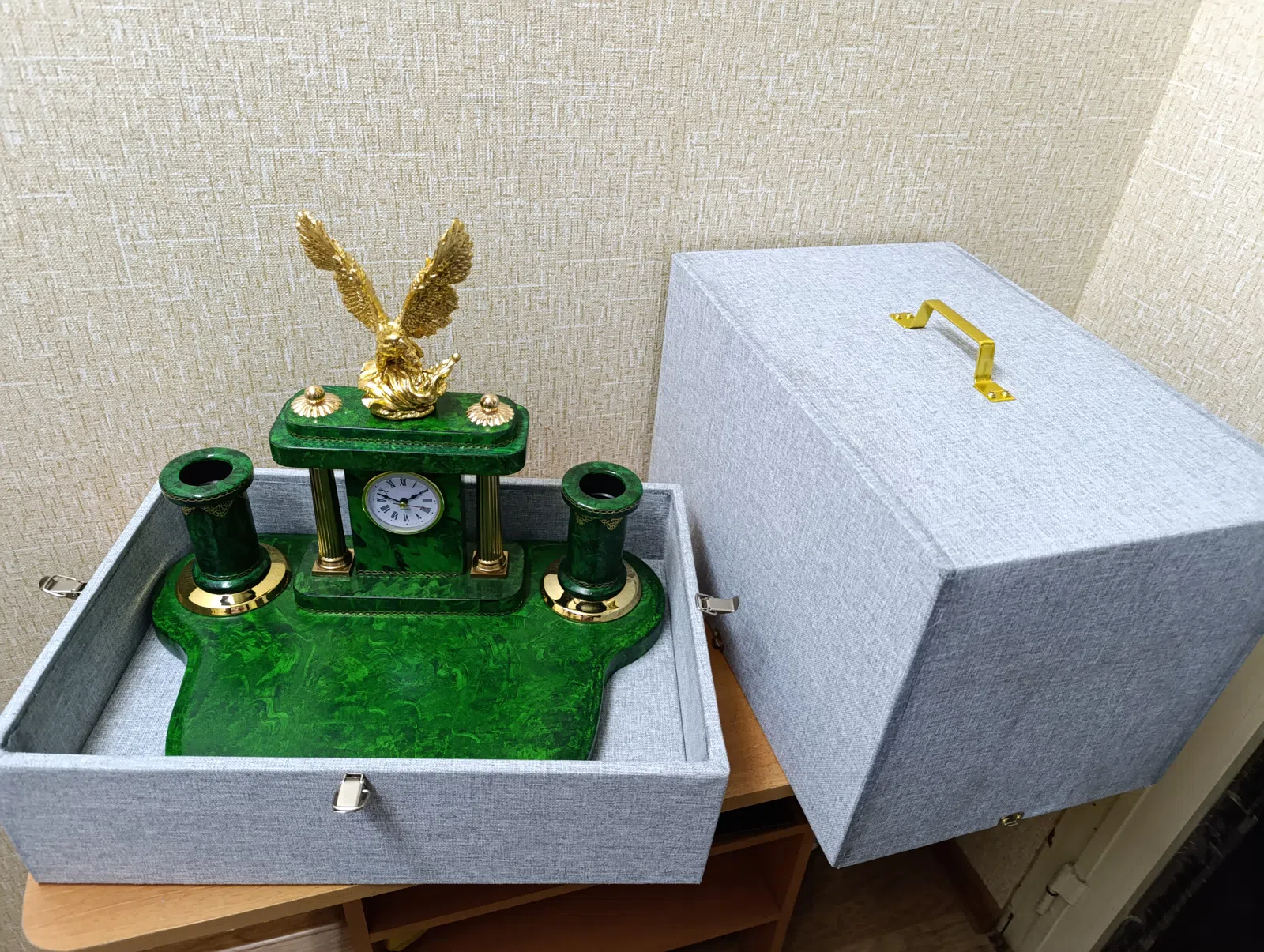 Masa üstü dəst (Malaxit imitasiyası)