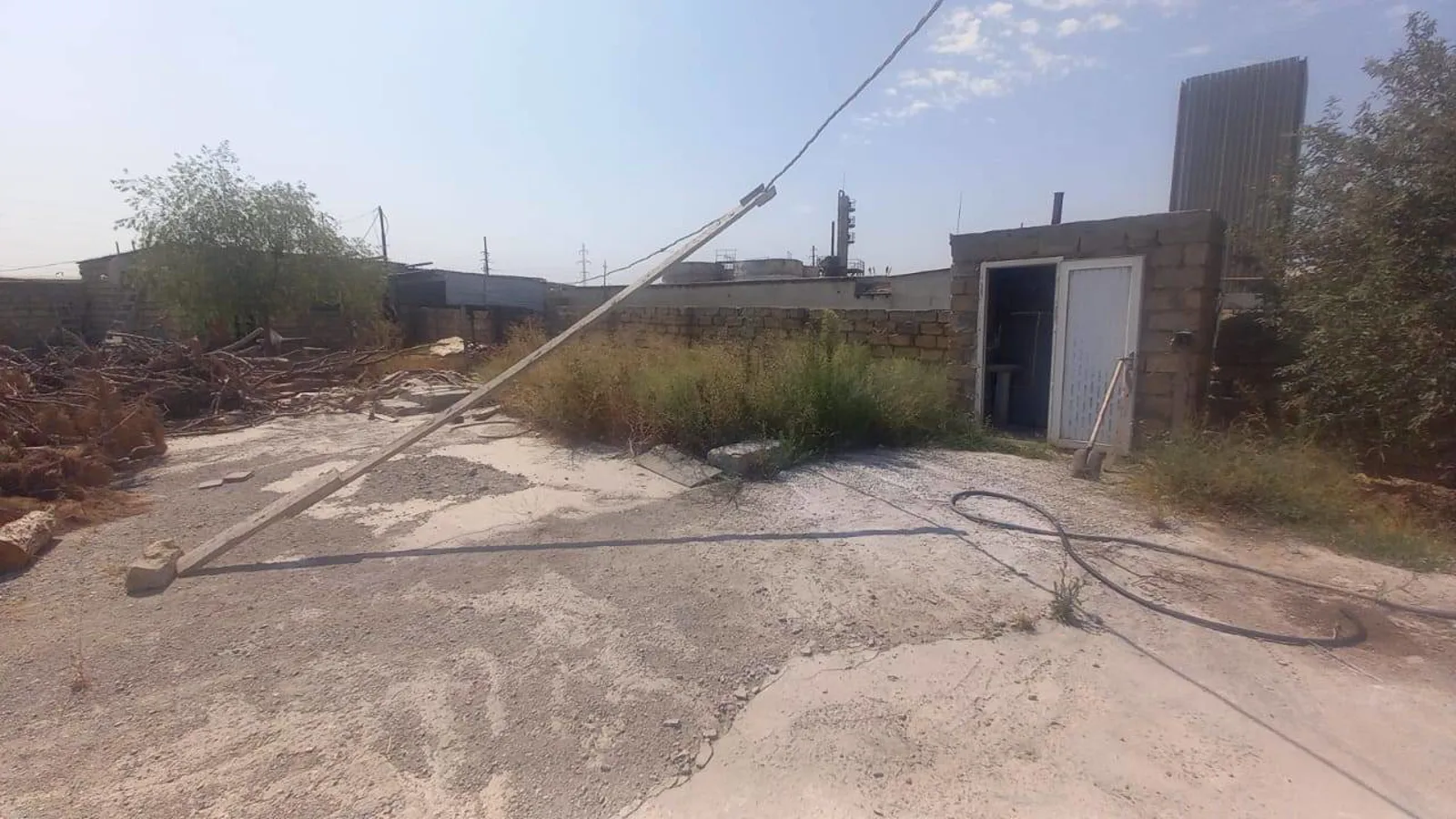 Yaxşı təmirli ticarət obyekti, 5000 m² satılır