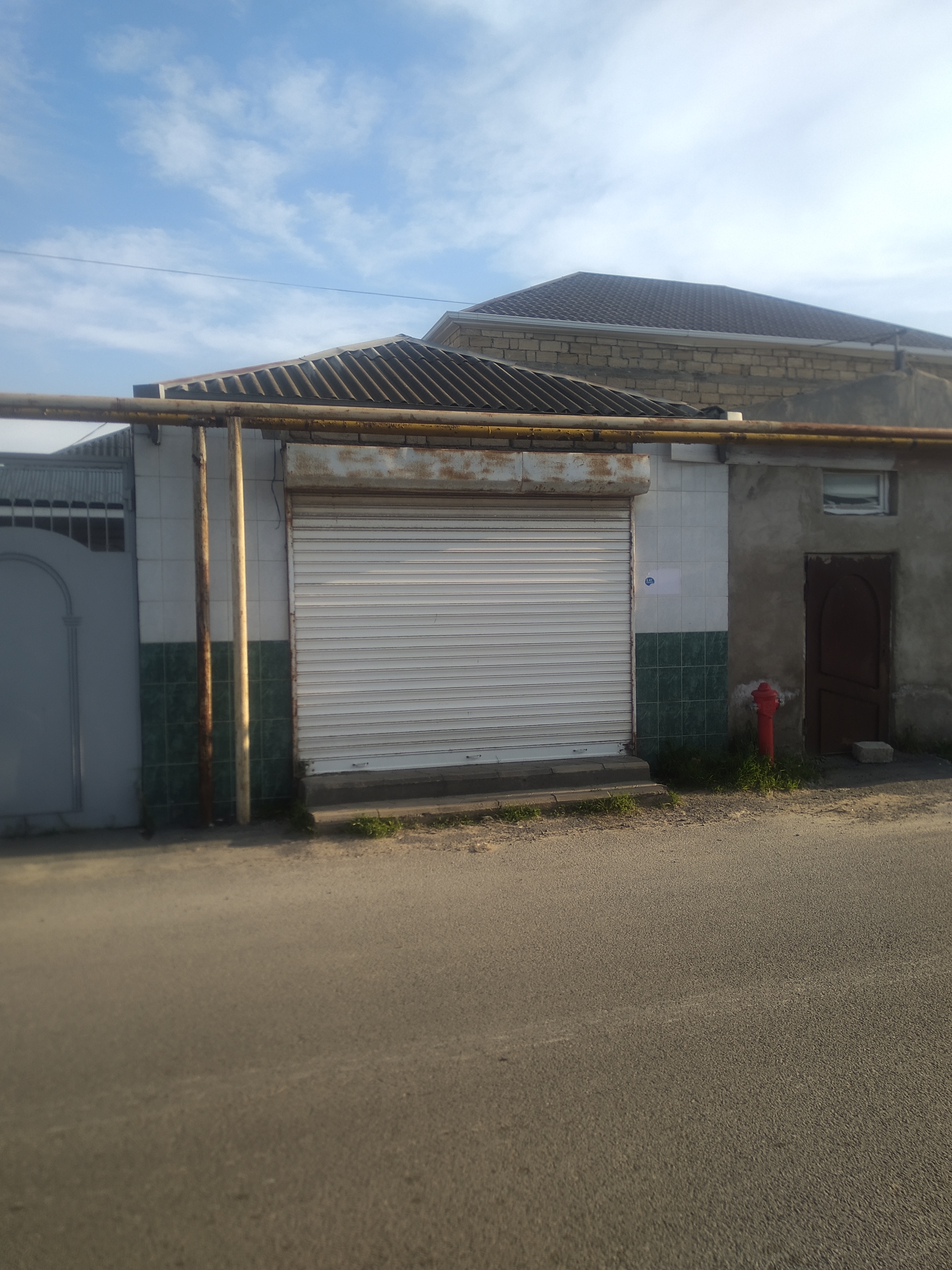 20 m² medium-renovated commercial property for rent - Tenderyard