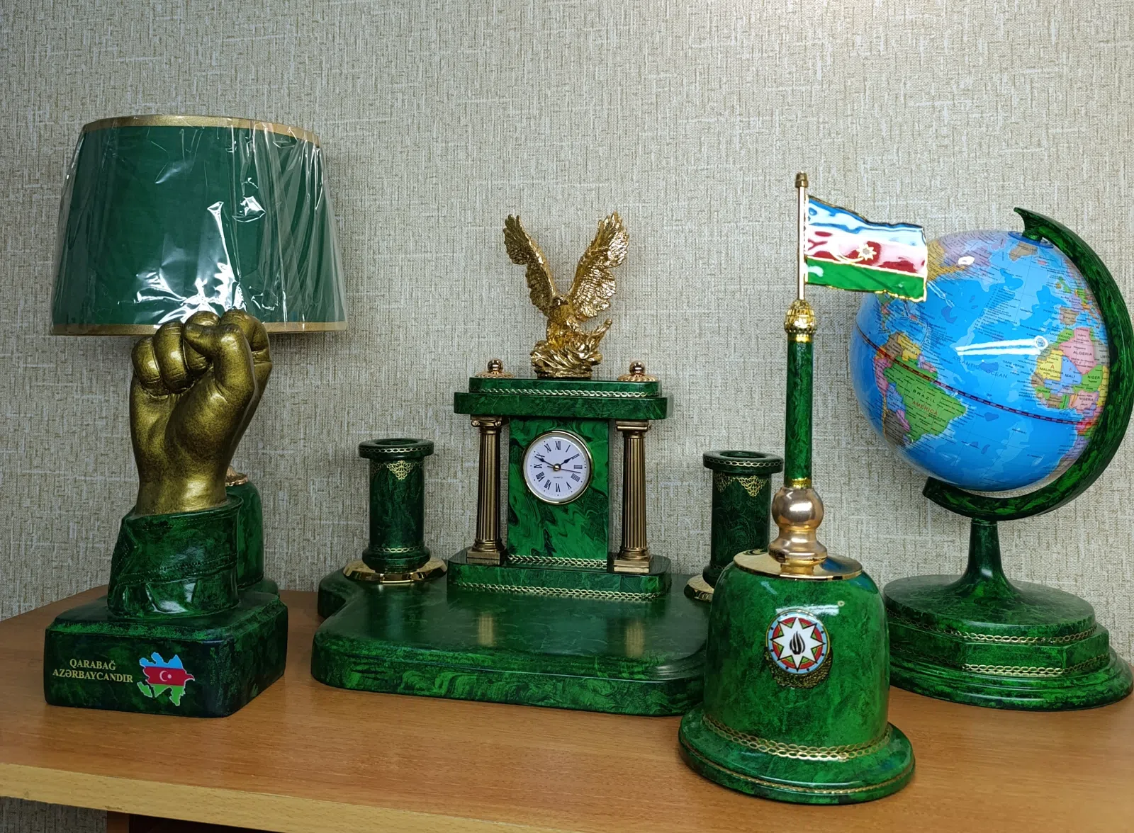 Masa üstü dəst (Malaxit imitasiyası)