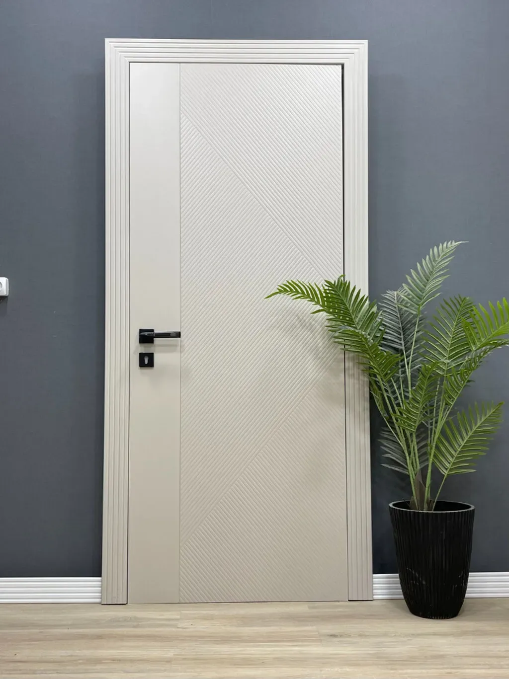 Modern dekorativ daxili qapı - açıq bej/ivory, mat səth
