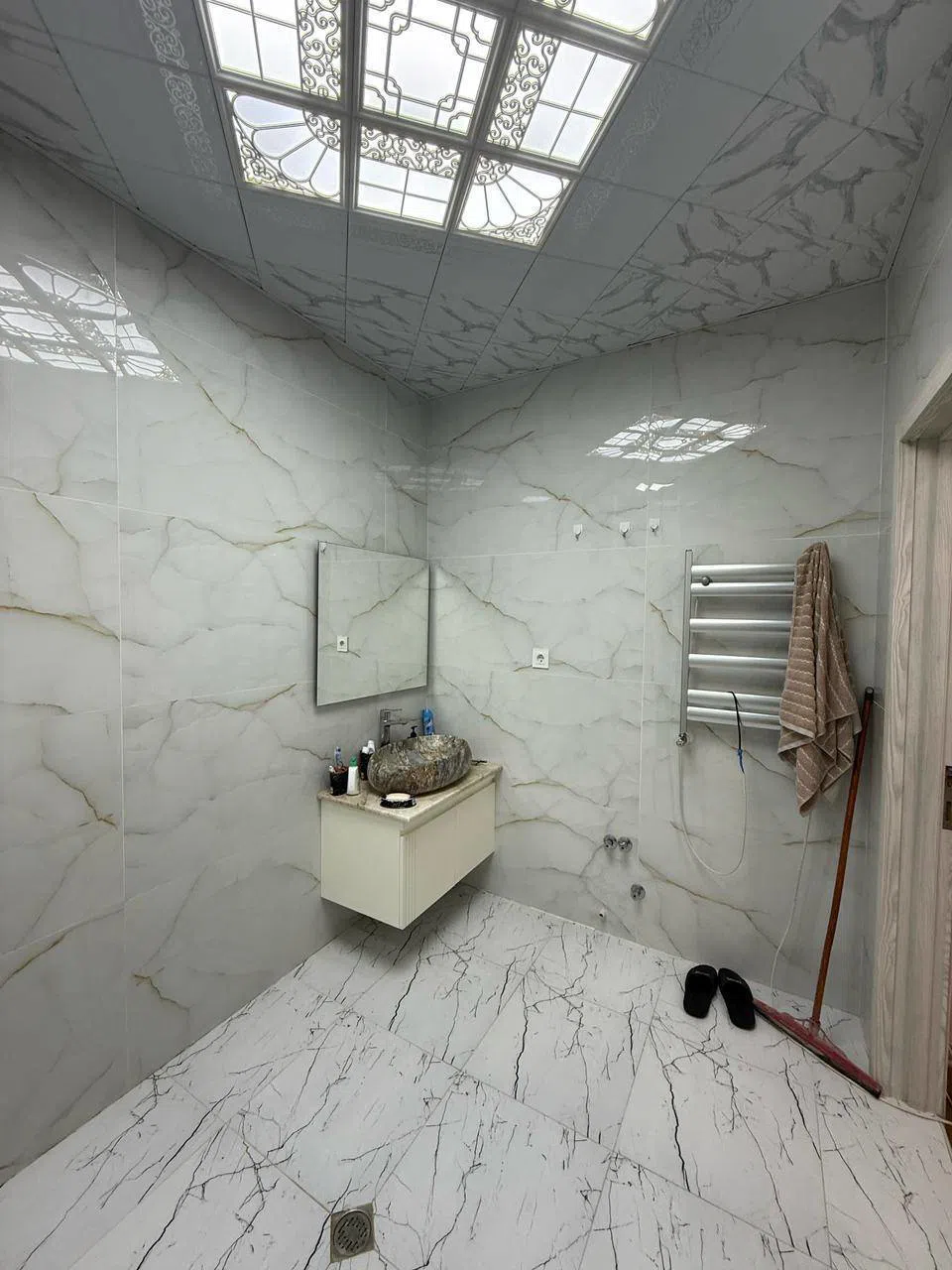 2 otaqlı mənzil 75 m² satılır