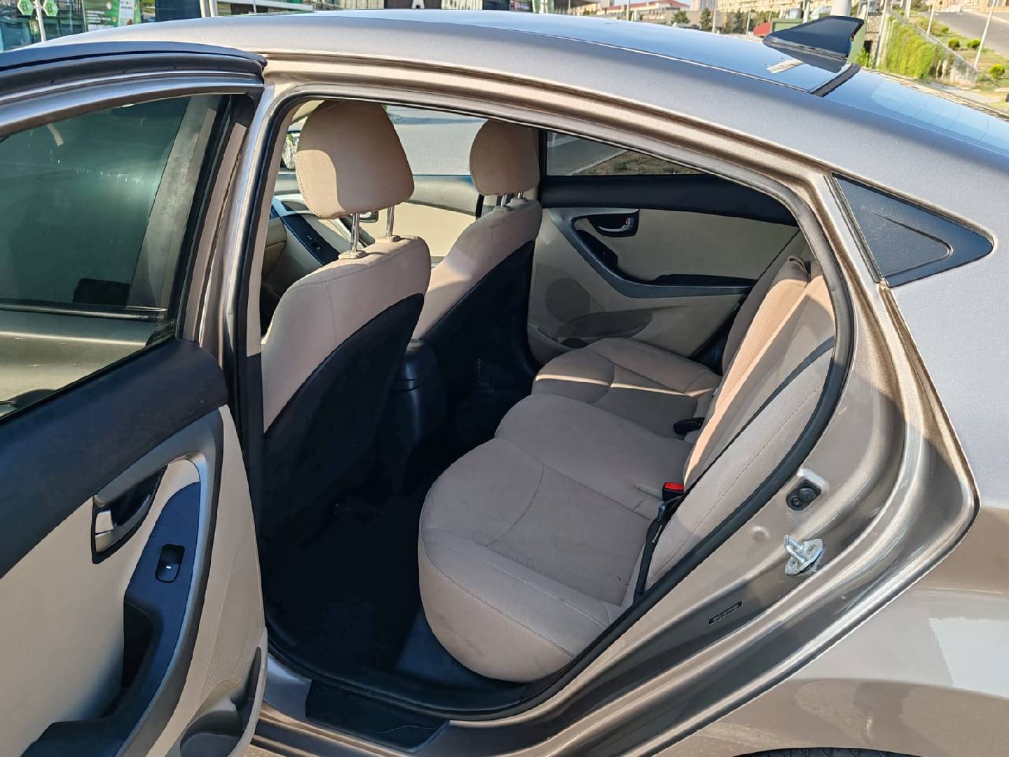 Hyundai Elantra, 2015 il, 259000 km — şəkil 13