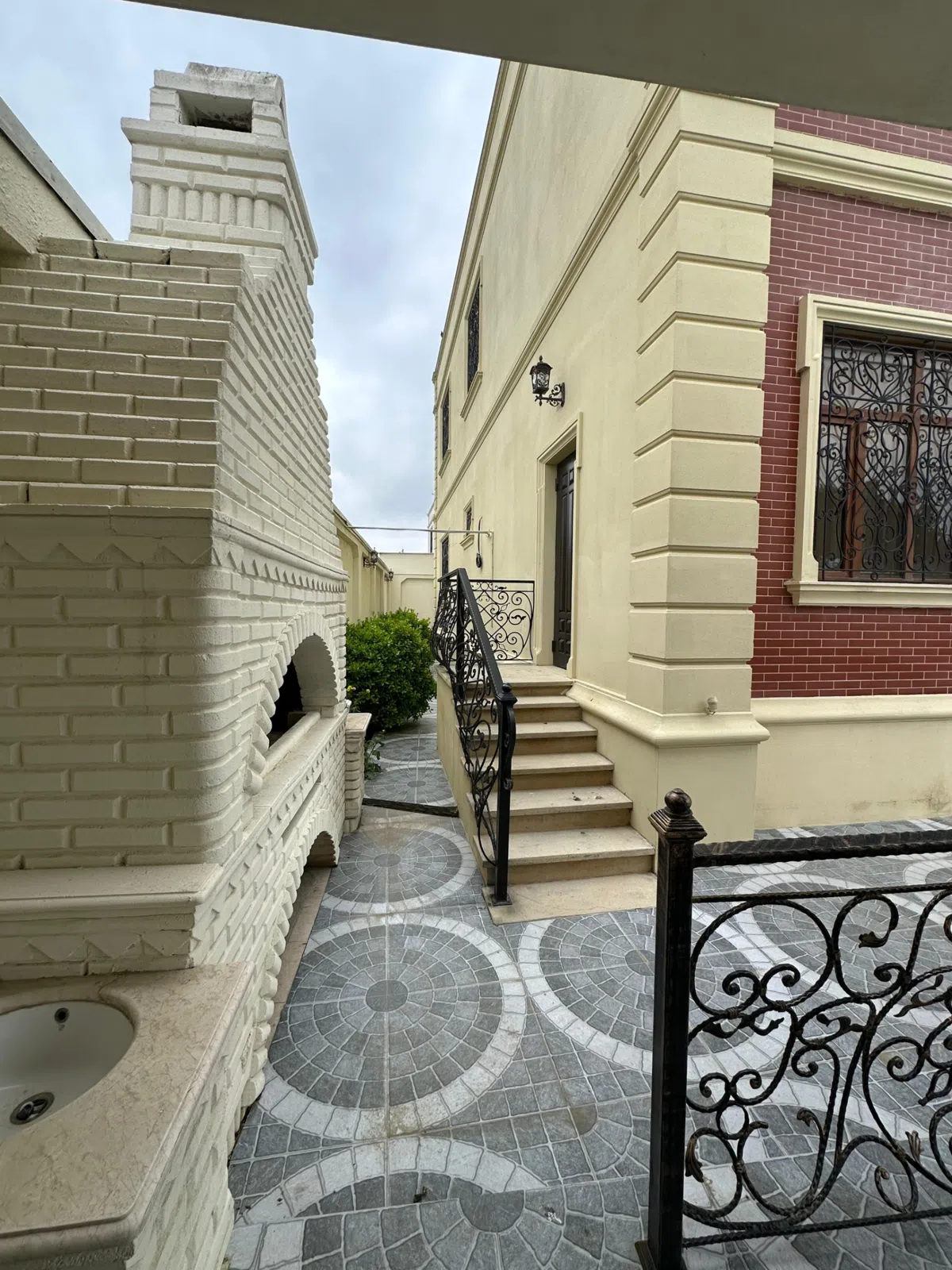 6 otaqlı villa 420 m² - 9 sot torpaq sahəsində satılır