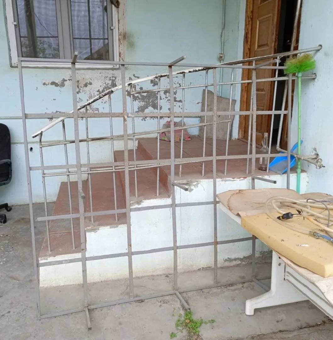 MDF çarpayı, Tünd qırmızı rəng — şəkil 4