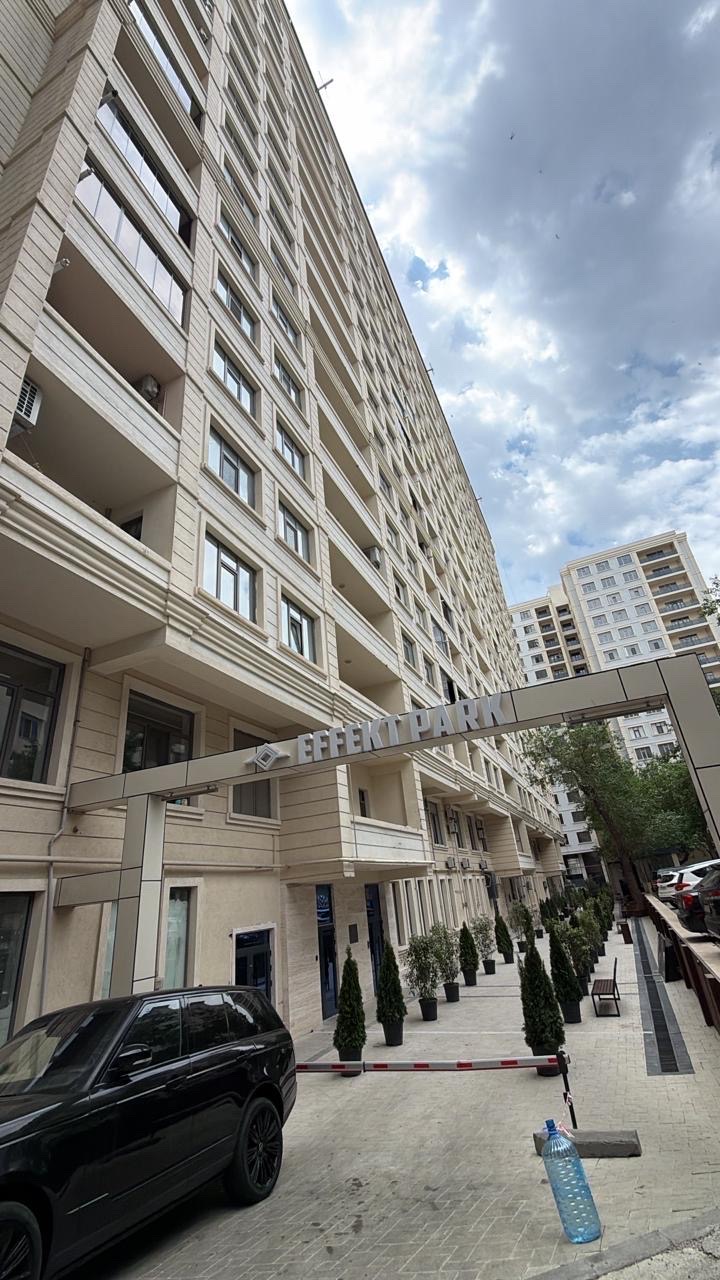 2 otaqlı mənzil 93 m² satılır