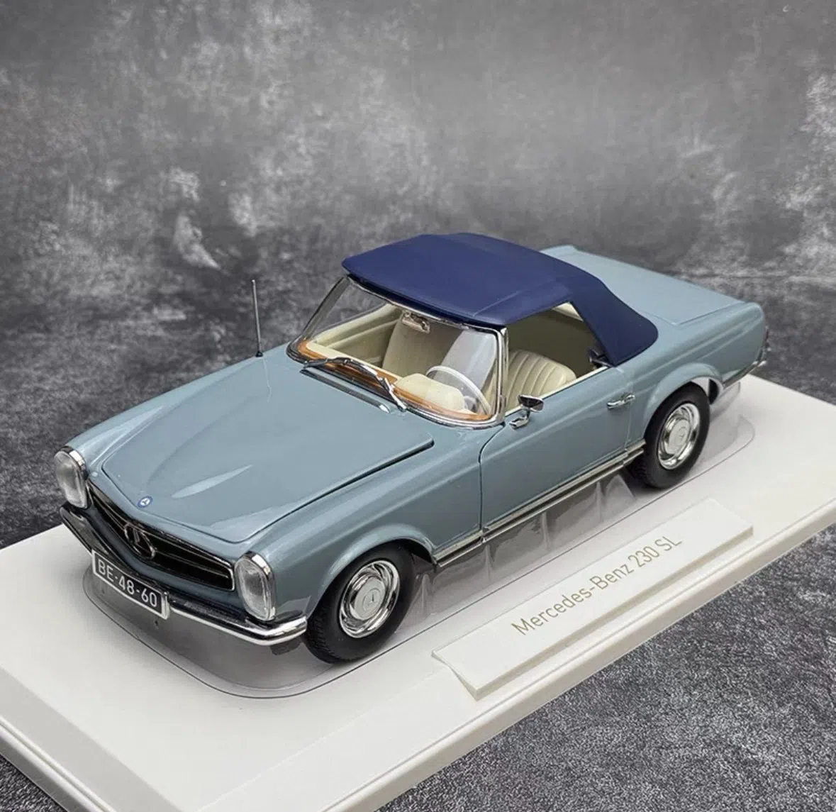 Norev 1:18 Mercedes 230 SL — şəkil 1