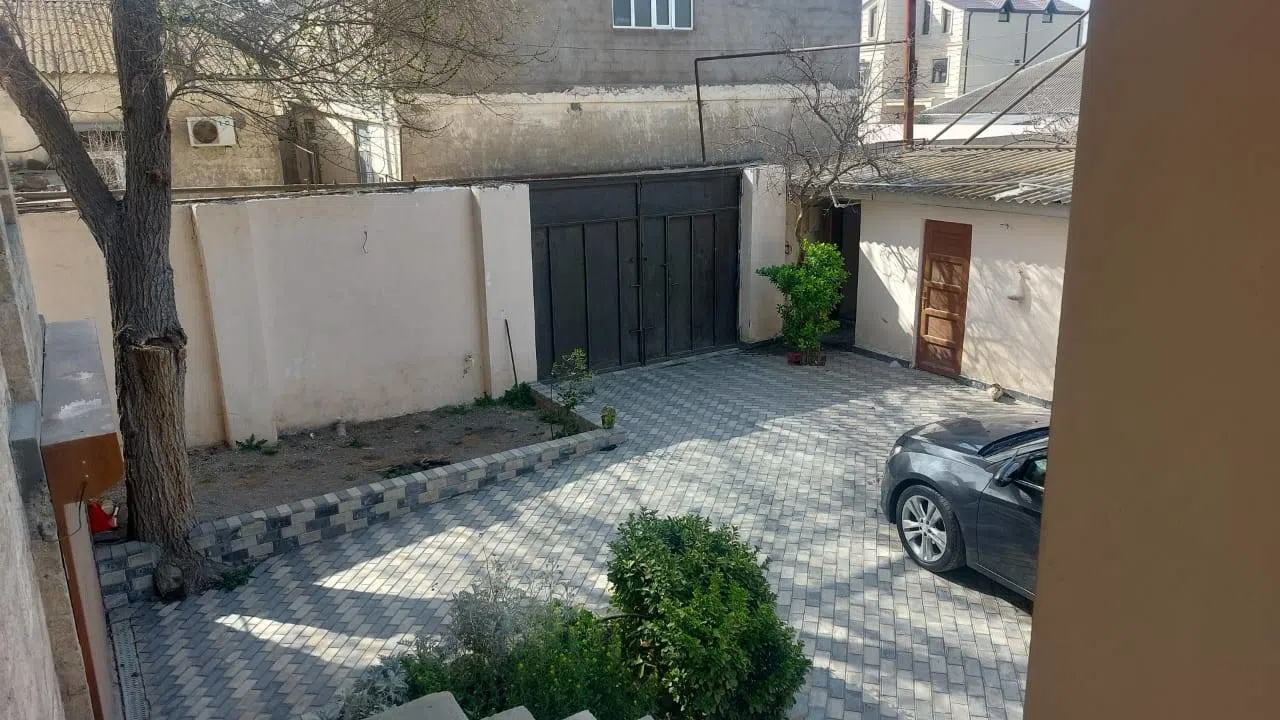 5 otaqlı həyət evi 320 m² - 3 sot torpaq sahəsində satılır — şəkil 21