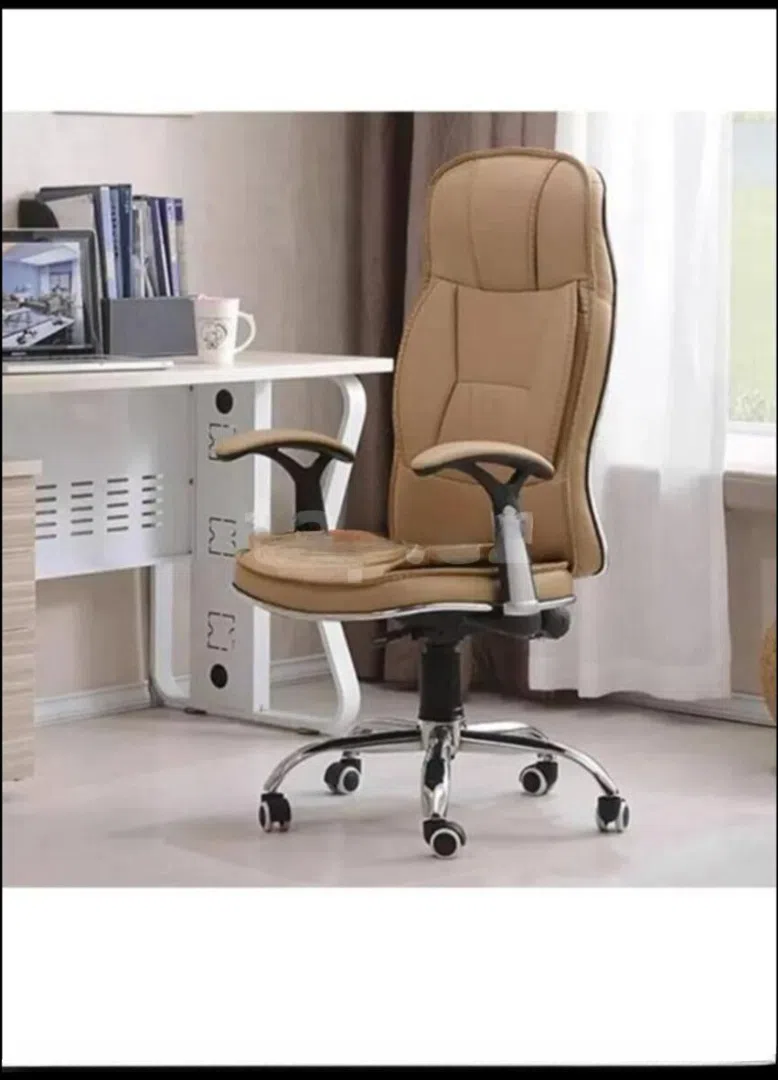 Qəhvəyi rəng, Ofis üçün kreslo — şəkil 1
