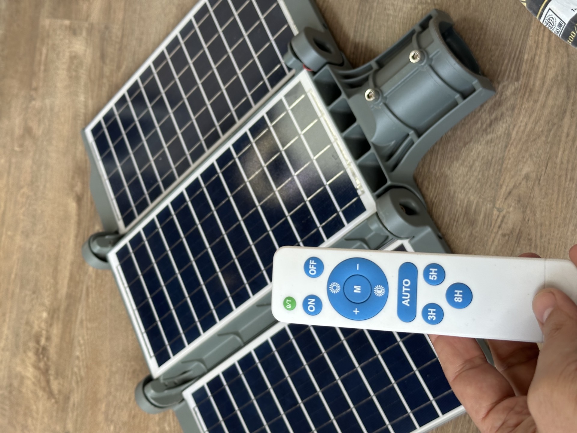 Günəş enerjisi ilə işləyən projektor — şəkil 1