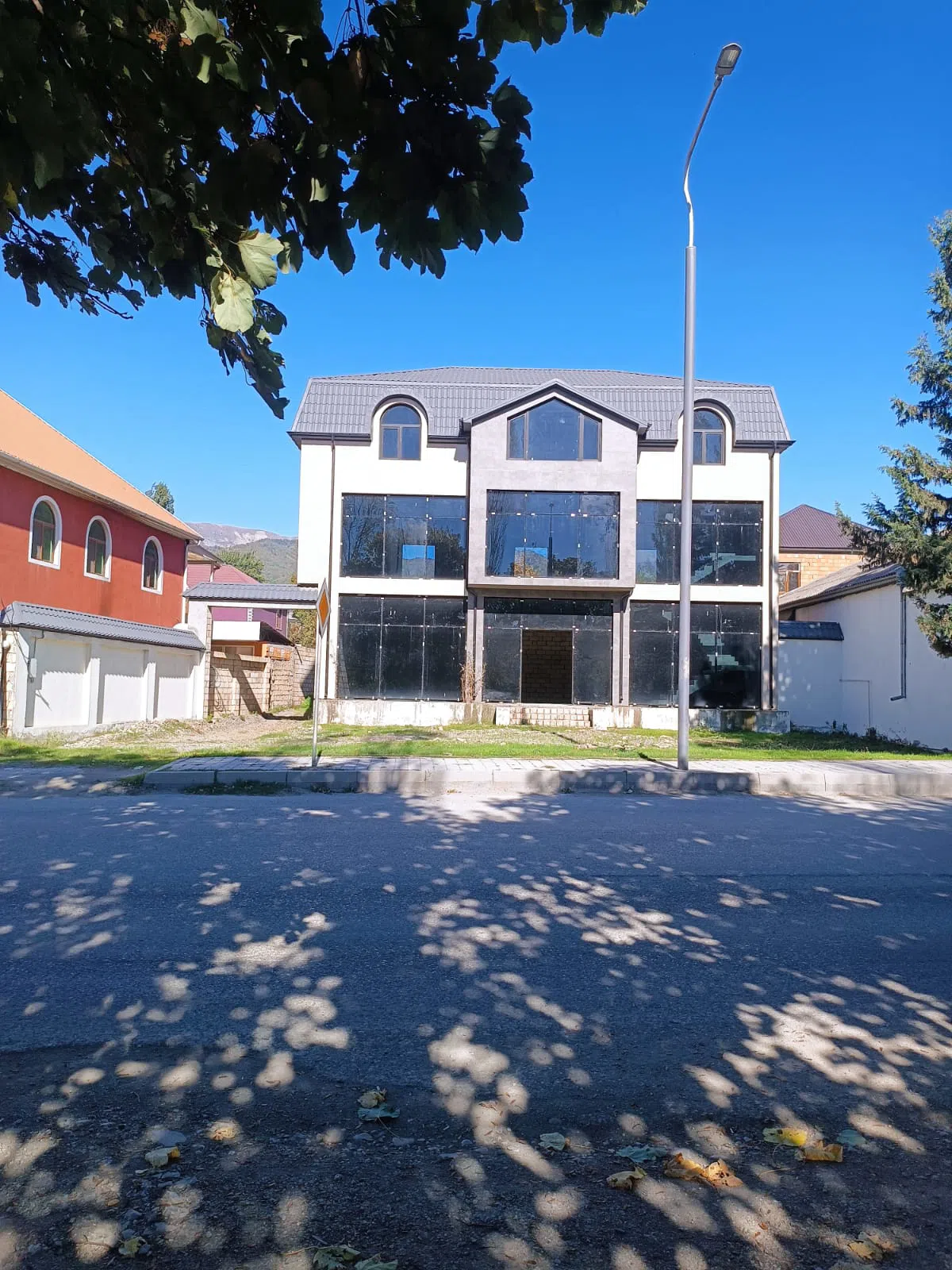 Təmirsiz ticarət obyekti, 372 m² satılır