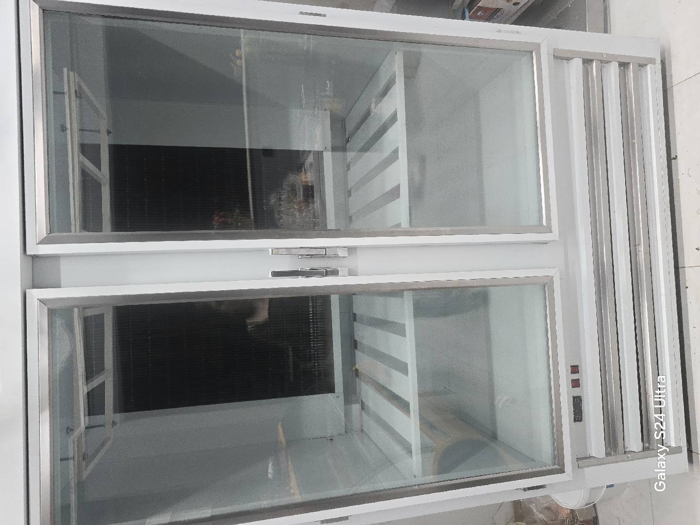 Refrigerator White color, 2-door - Tenderyard