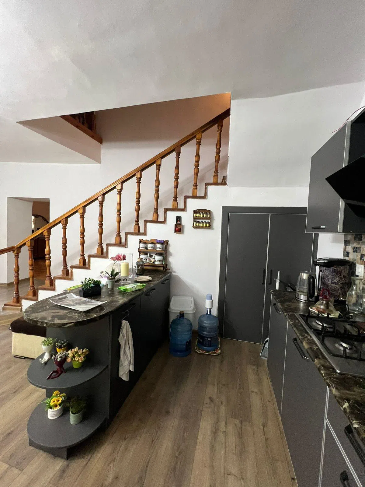 6 otaqlı bağ evi 200 m² 7 sot torpaq sahəsində satılır — şəkil 12