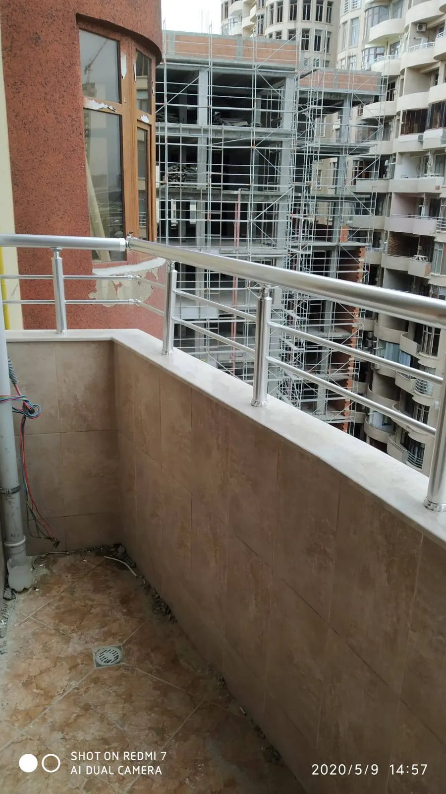 Balkon üçün təhlükəsiz məhəccər — şəkil 1